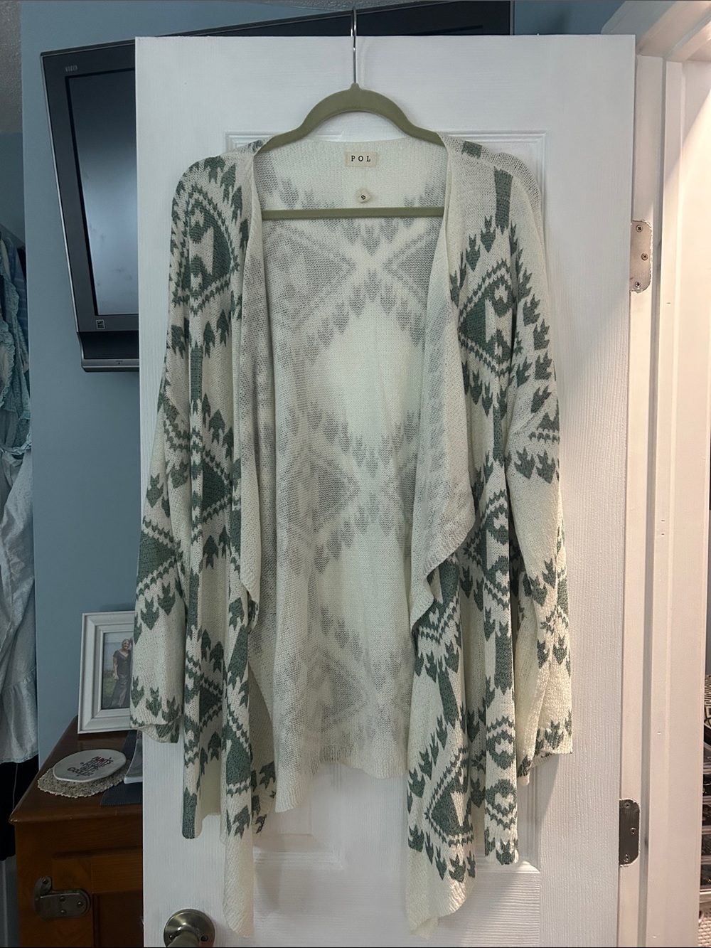 POL Cream & Sage Aztec Open-Front Knit Cardigan